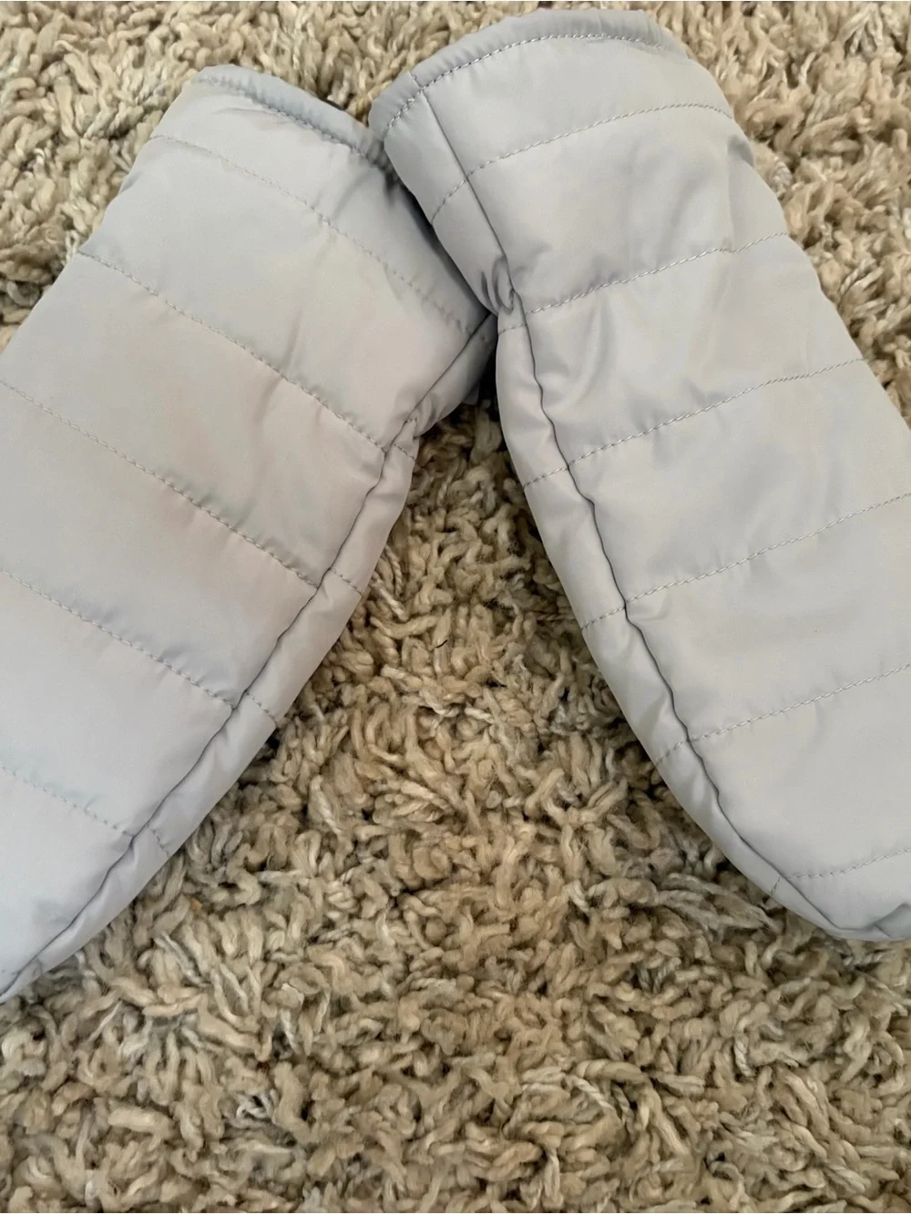 Vince Camuto Light Gray Quilted Mittens